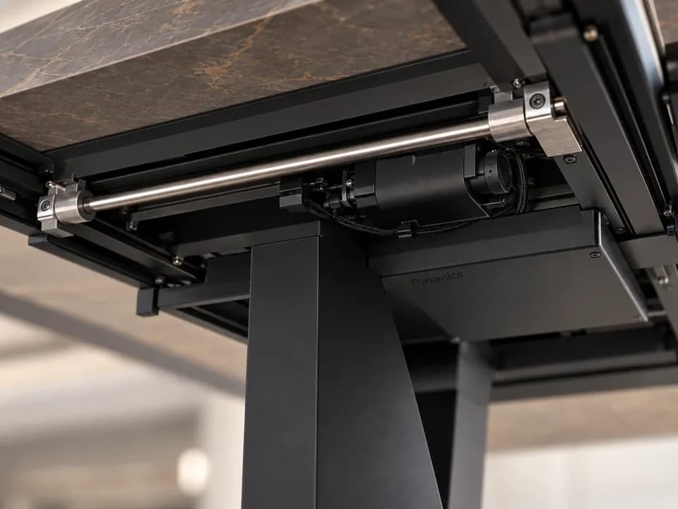 Dynamics Block mechanism and synchronised rails under a stone table top